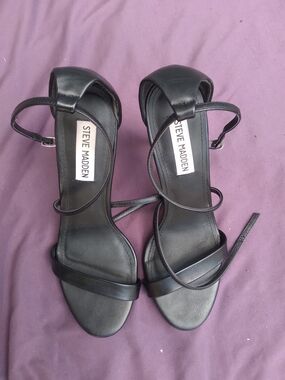 Steve Madden Black Leather Ankle Strap Heeled Sandals